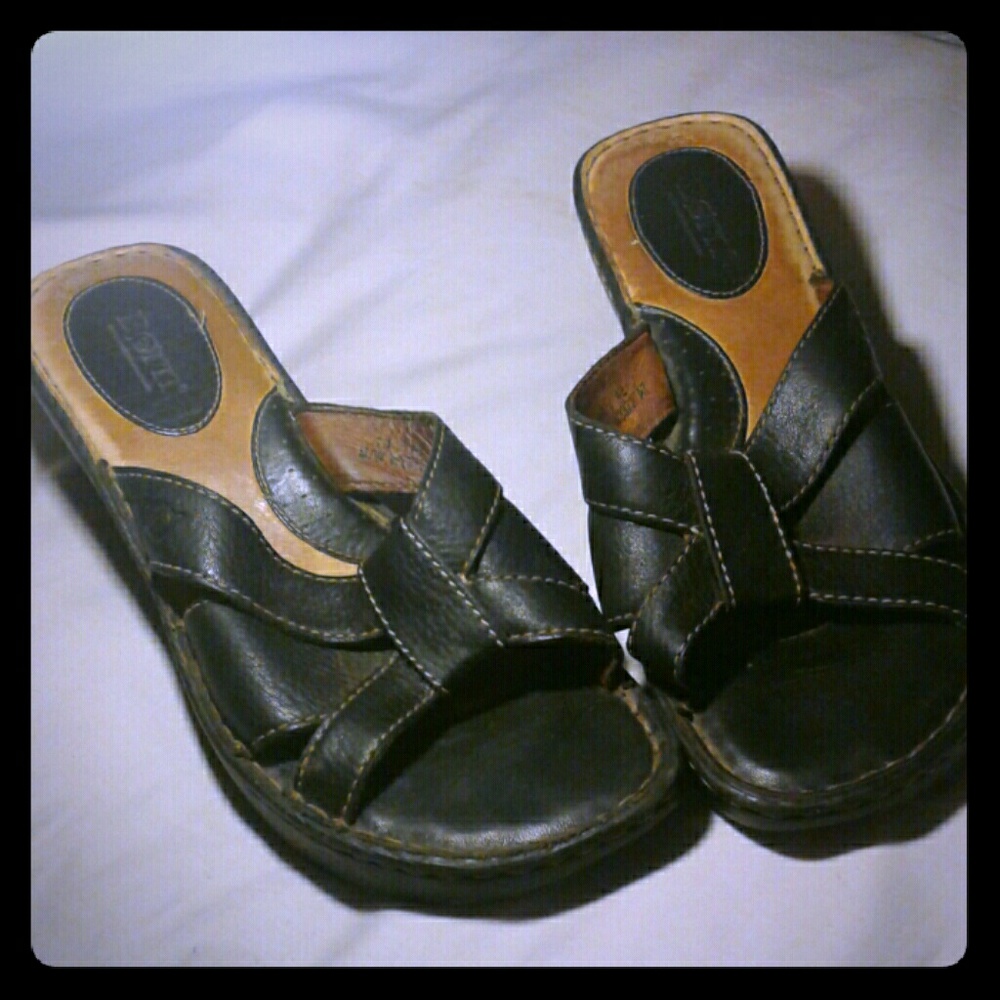 Black heel sandals